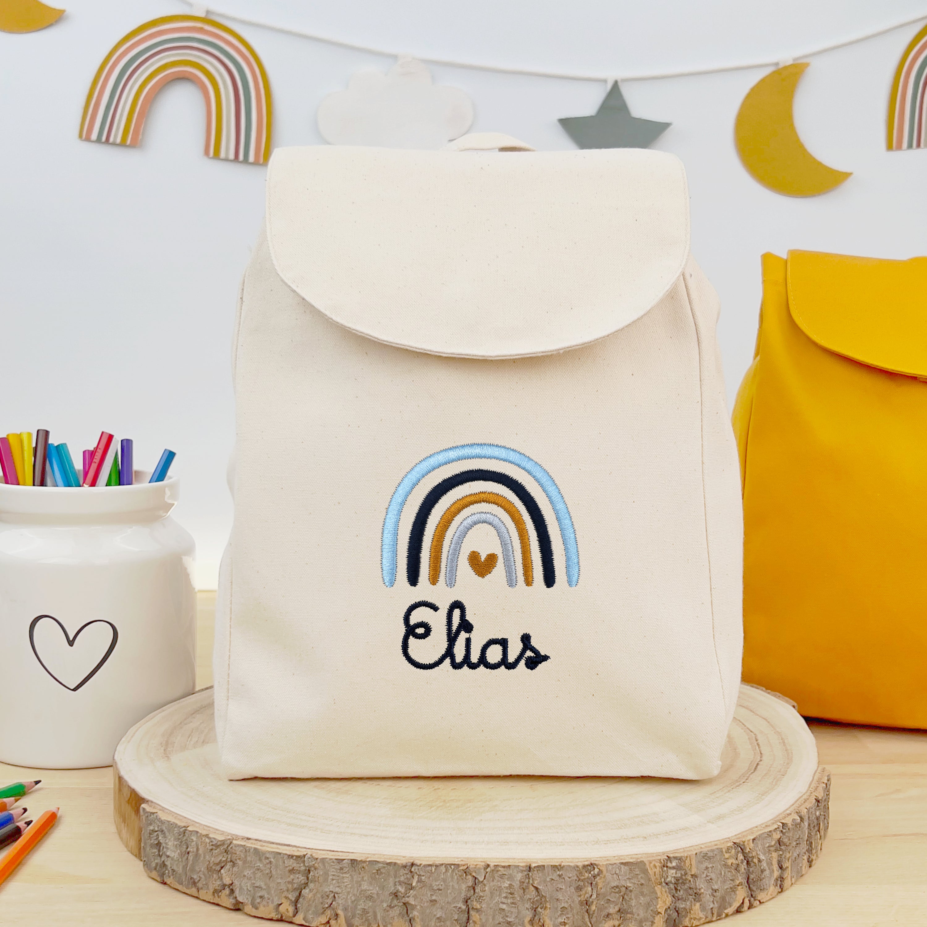 Bio-Kinderrucksack mit Namen und Regenbogen - Natur/Navy